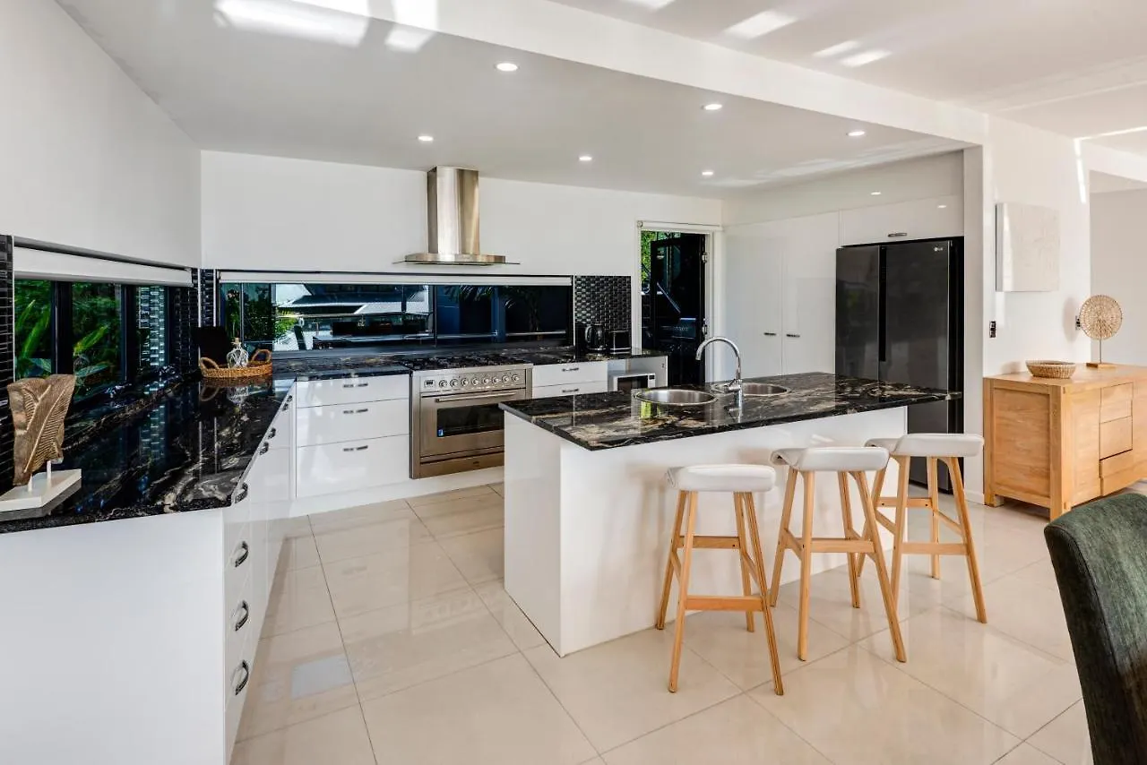 Pinnacle Apartments Hamilton Island