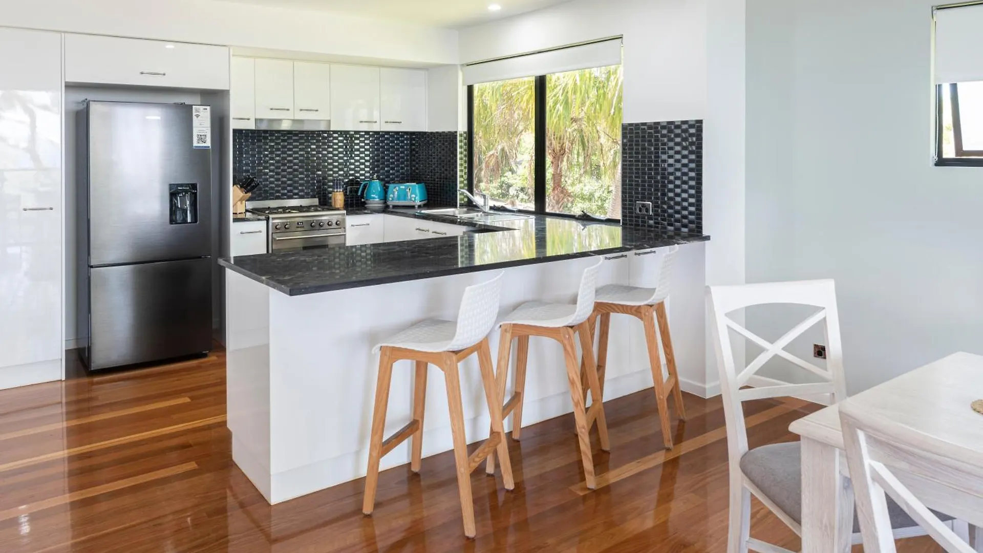 Pinnacle Apartments Hamilton Island
