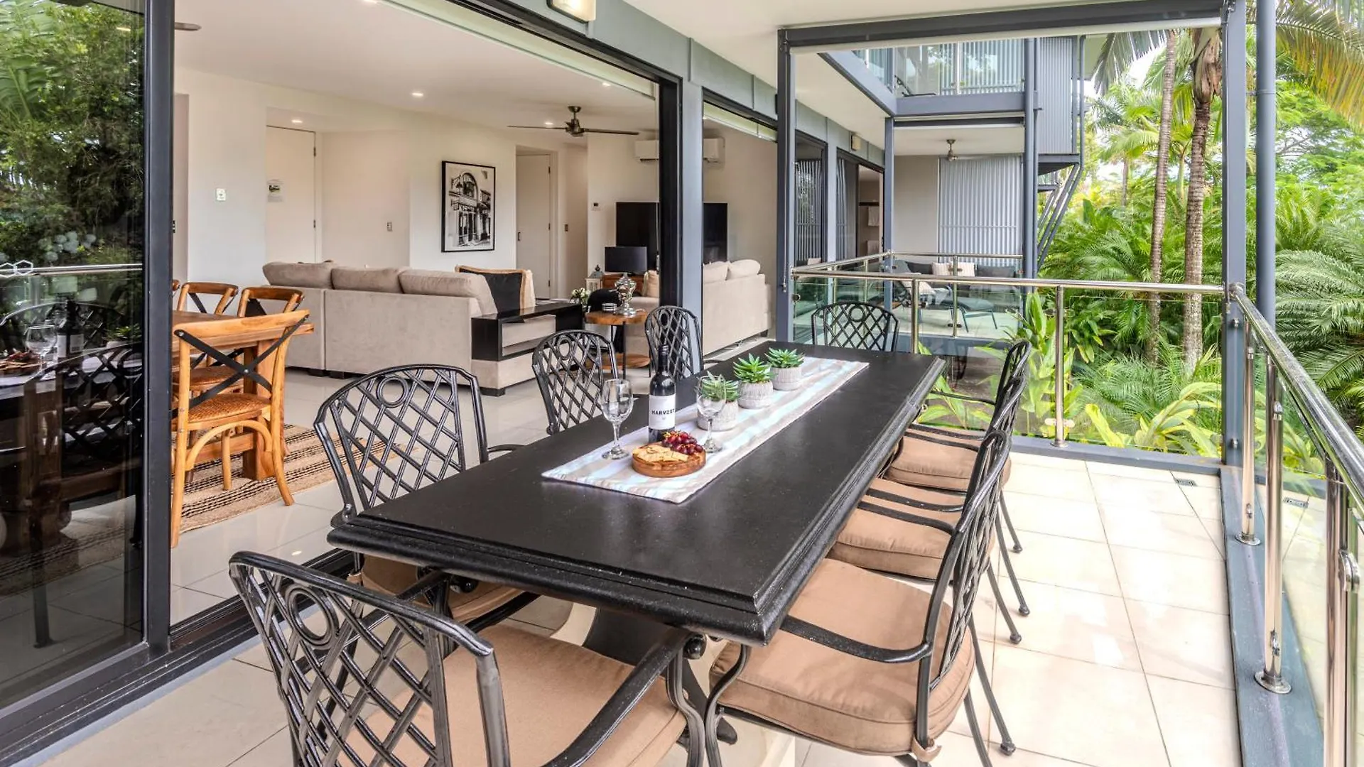 Pinnacle Apartments Hamilton Island Australia