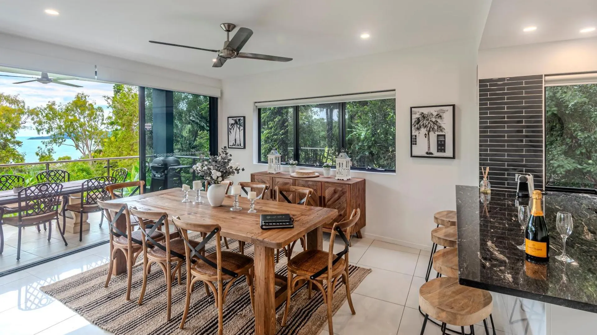 Pinnacle Apartments Hamilton Island Aparthotel