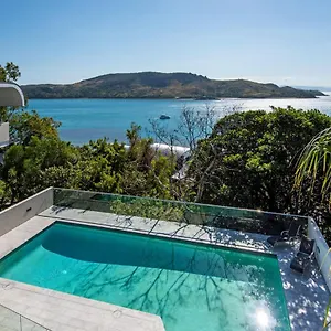  Holiday home Waves 3 Luxury 3 Bedroom Endless Ocean Views Central Location + Buggy