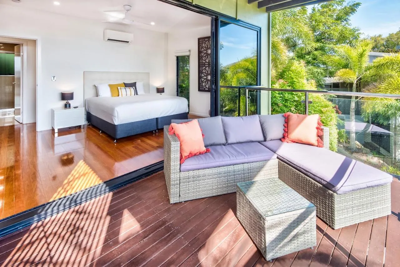 Pinnacle Apartments Hamilton Island Australia