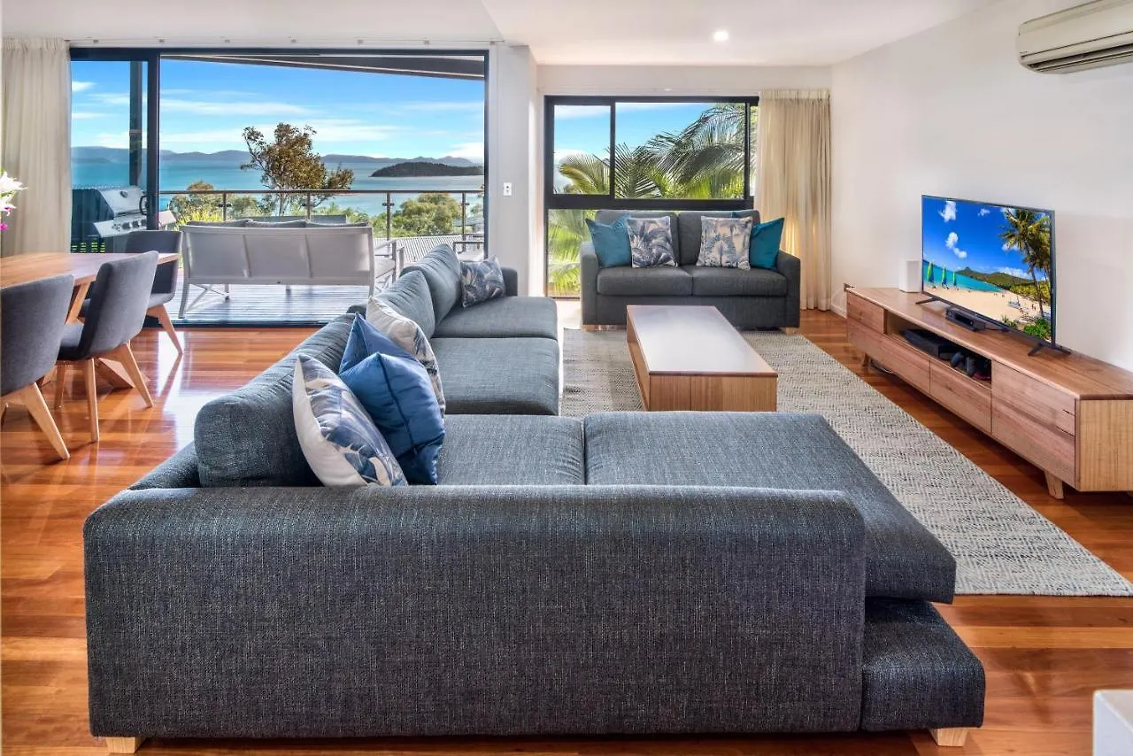 Pinnacle Apartments Hamilton Island 3*,