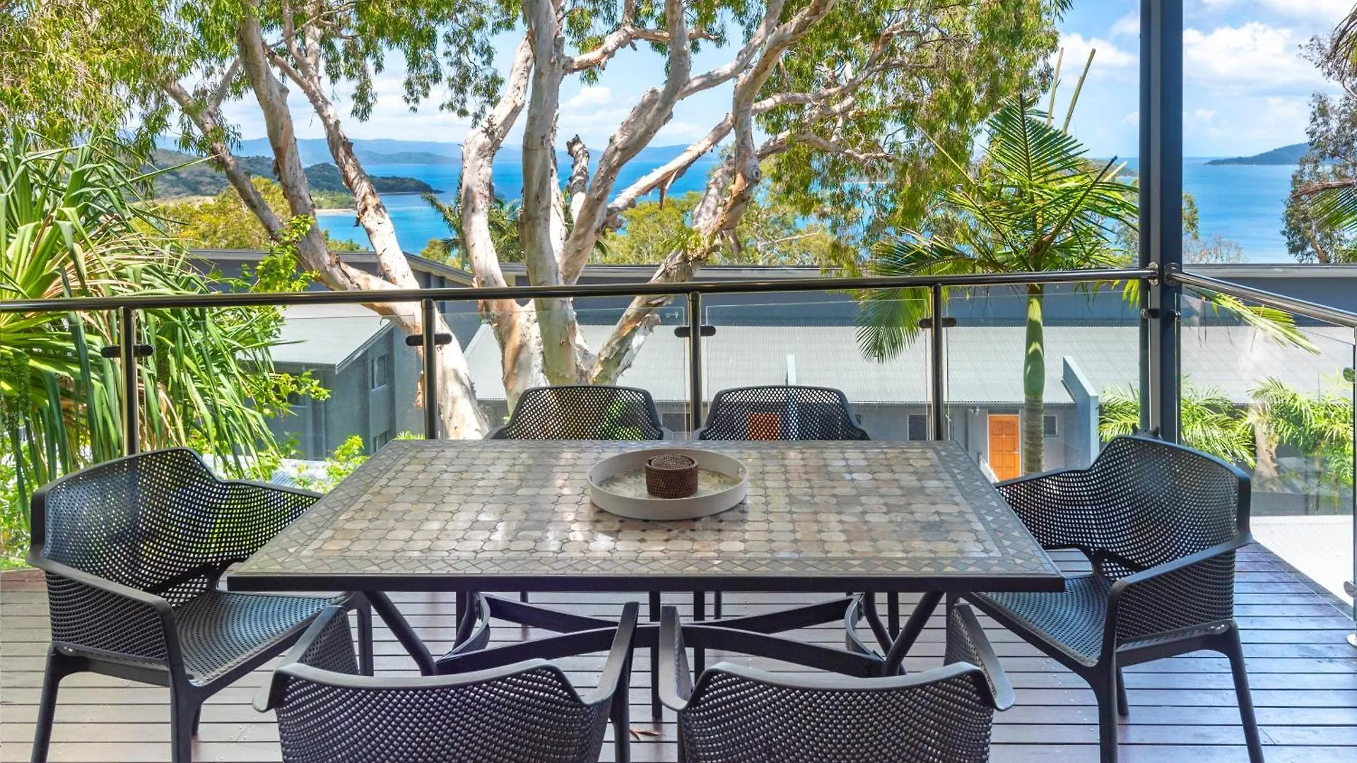 Pinnacle Apartments Hamilton Island 3*,