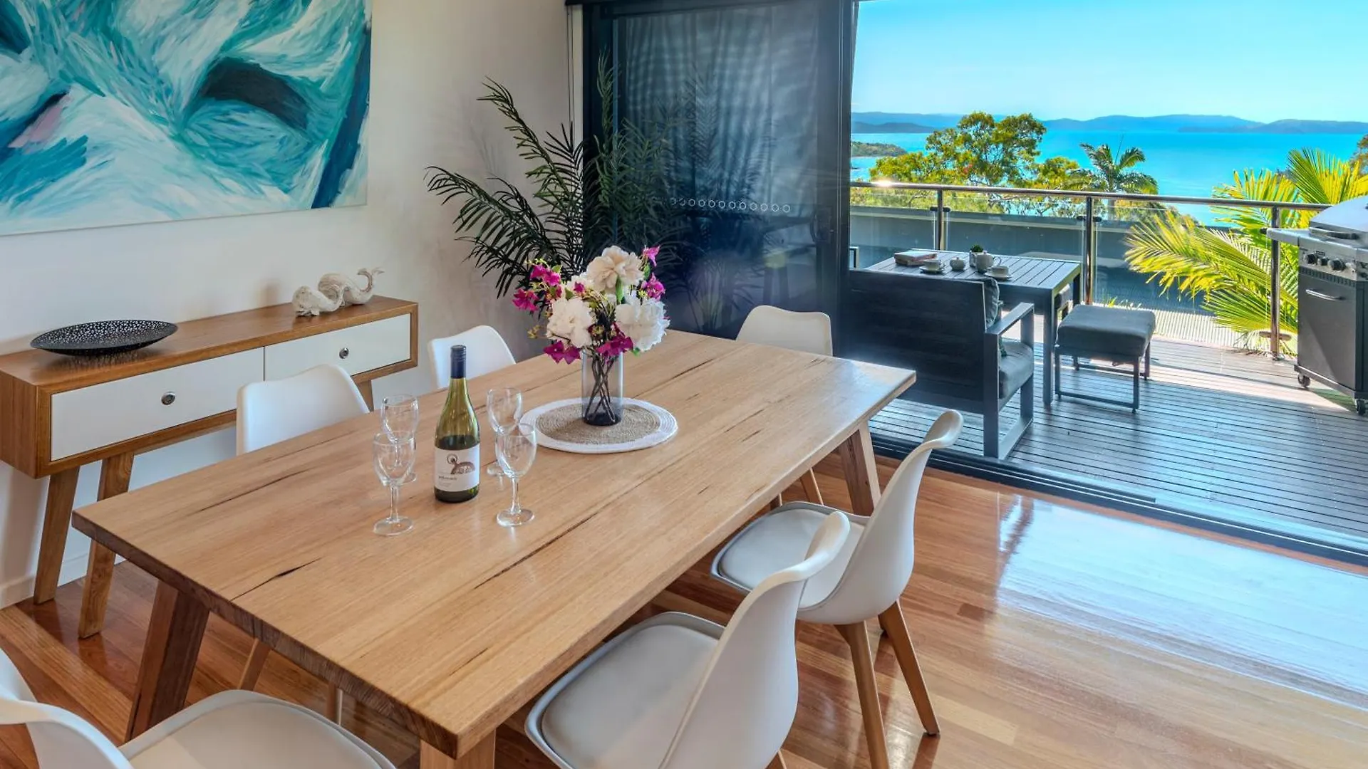 Pinnacle Apartments Hamilton Island Aparthotel